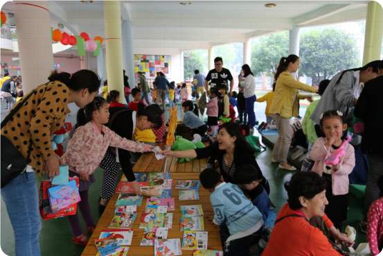 你讨价来我还价,稚嫩的叫卖真正好